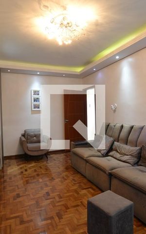 Casa para alugar com 250m², 4 quartos e 2 vagasSala