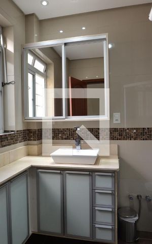 Casa para alugar com 250m², 4 quartos e 2 vagasBanheiro 1