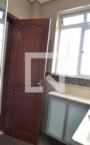 Casa para alugar com 250m², 4 quartos e 2 vagasBanheiro 1