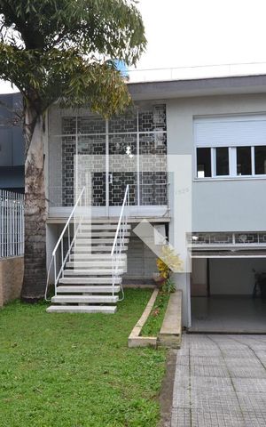 Casa para alugar com 250m², 4 quartos e 2 vagasFachada