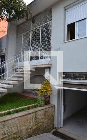 Casa para alugar com 250m², 4 quartos e 2 vagasFachada