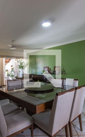 Casa para alugar com 365m², 3 quartos e 4 vagas Casa para alugar com 365m², 3 quartos e 4 vagasSala