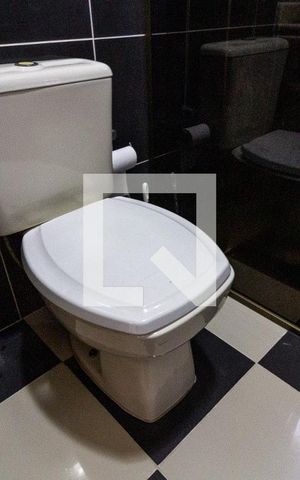 Apartamento para alugar com 76m², 2 quartos e 2 vagas Apartamento para alugar com 76m², 2 quartos e 2 vagasDetalhe do banheiro social