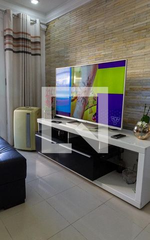 Apartamento para alugar com 76m², 2 quartos e 2 vagas Apartamento para alugar com 76m², 2 quartos e 2 vagasDetalhe da sala