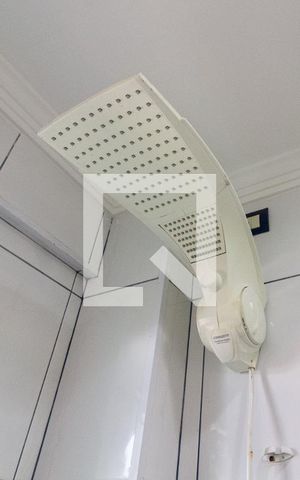 Apartamento para alugar com 76m², 2 quartos e 2 vagas Apartamento para alugar com 76m², 2 quartos e 2 vagasDetalhe do banheiro da suíte