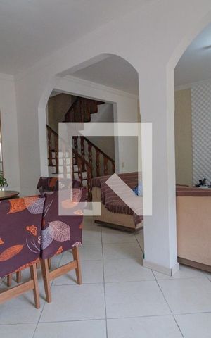 Casa de condomínio à venda com 268m², 4 quartos e 1 vaga Casa de condomínio à venda com 268m², 4 quartos e 1 vagaSala