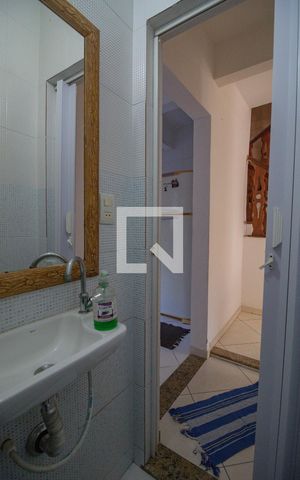 Casa de condomínio à venda com 268m², 4 quartos e 1 vaga Casa de condomínio à venda com 268m², 4 quartos e 1 vagaLavabo