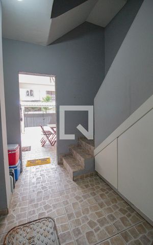 Casa de condomínio à venda com 268m², 4 quartos e 1 vaga Casa de condomínio à venda com 268m², 4 quartos e 1 vagaÁrea comum