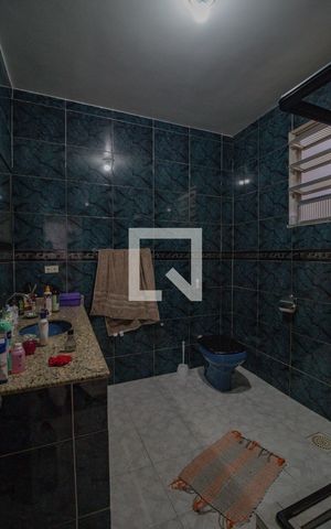 Casa de condomínio à venda com 268m², 4 quartos e 1 vaga Casa de condomínio à venda com 268m², 4 quartos e 1 vagaBanheiro 2