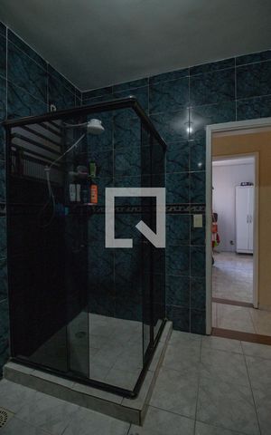 Casa de condomínio à venda com 268m², 4 quartos e 1 vaga Casa de condomínio à venda com 268m², 4 quartos e 1 vagaBanheiro 2