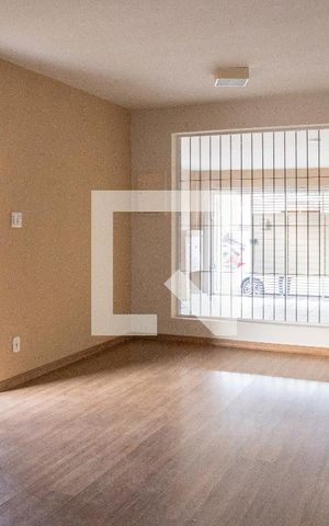 Casa à venda com 500m², 3 quartos e 1 vaga Casa à venda com 500m², 3 quartos e 1 vagaSala