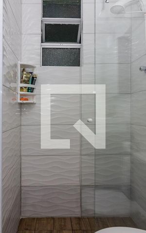 Apartamento à venda com 47m², 2 quartos e sem vaga Apartamento à venda com 47m², 2 quartos e sem vagaBanheiro