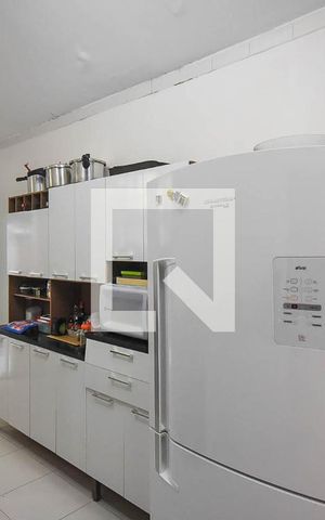 Casa à venda com 380m², 5 quartos e 3 vagas Casa à venda com 380m², 5 quartos e 3 vagasCozinha