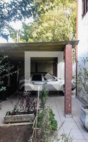 Casa à venda com 380m², 5 quartos e 3 vagas Casa à venda com 380m², 5 quartos e 3 vagasGaragem