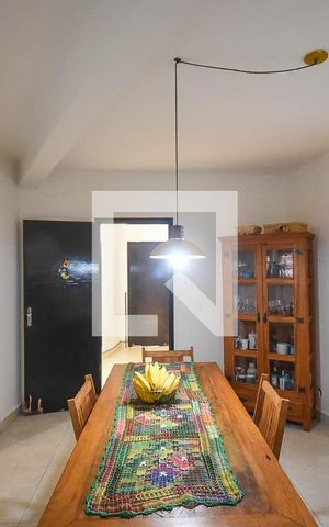 Casa à venda com 380m², 5 quartos e 3 vagas Casa à venda com 380m², 5 quartos e 3 vagasCopa