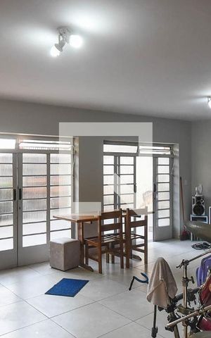 Casa à venda com 380m², 5 quartos e 3 vagas Casa à venda com 380m², 5 quartos e 3 vagasSalão piso inferior