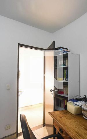 Casa à venda com 380m², 5 quartos e 3 vagas Casa à venda com 380m², 5 quartos e 3 vagasEscritório