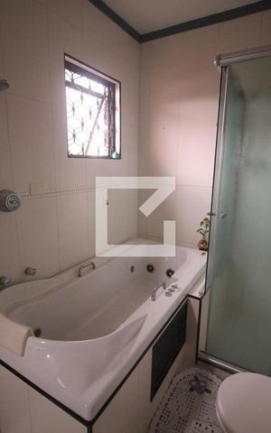 Casa à venda com 217m², 3 quartos e 6 vagasBanheiro