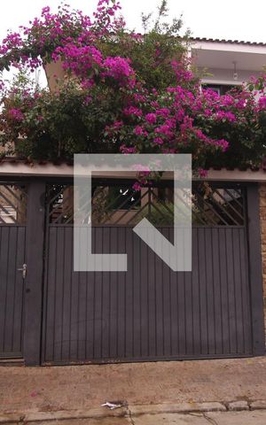 Casa à venda com 217m², 3 quartos e 6 vagasFachada