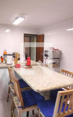 Casa à venda com 217m², 3 quartos e 6 vagasCozinha