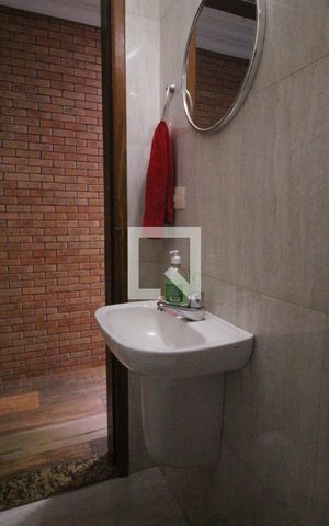 Casa à venda com 217m², 3 quartos e 6 vagasBanheiro