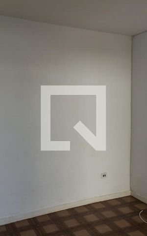 Casa para alugar com 40m², 1 quarto e sem vaga Casa para alugar com 40m², 1 quarto e sem vagaSala