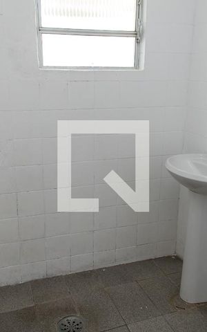 Casa para alugar com 40m², 1 quarto e sem vaga Casa para alugar com 40m², 1 quarto e sem vagaBanheiro