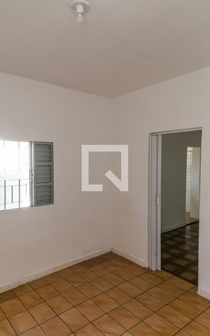 Casa para alugar com 40m², 1 quarto e sem vaga Casa para alugar com 40m², 1 quarto e sem vagaQuarto