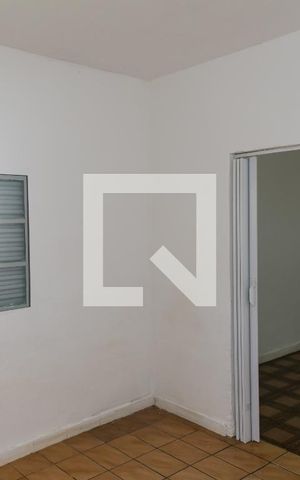 Casa para alugar com 40m², 1 quarto e sem vaga Casa para alugar com 40m², 1 quarto e sem vagaQuarto