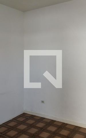 Casa para alugar com 40m², 1 quarto e sem vaga Casa para alugar com 40m², 1 quarto e sem vagaSala