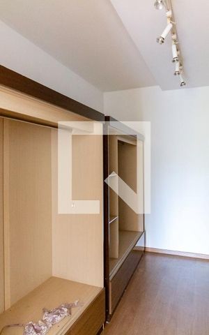 Casa à venda com 600m², 4 quartos e 2 vagas Casa à venda com 600m², 4 quartos e 2 vagasCloset 2 da Suíte 1
