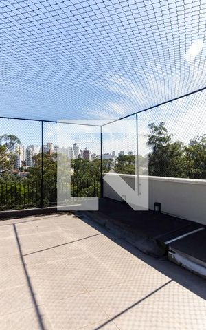 Casa à venda com 600m², 4 quartos e 2 vagas Casa à venda com 600m², 4 quartos e 2 vagasVaranda da Suíte 1