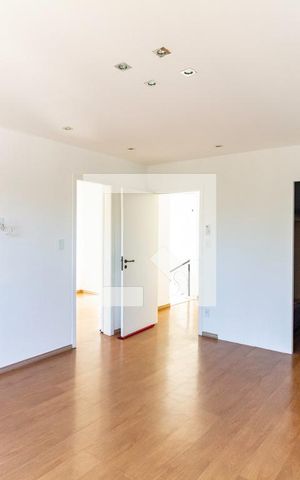 Casa à venda com 600m², 4 quartos e 2 vagas Casa à venda com 600m², 4 quartos e 2 vagasSuíte 1