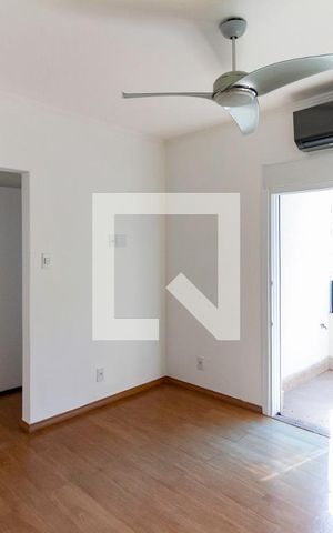 Casa à venda com 600m², 4 quartos e 2 vagas Casa à venda com 600m², 4 quartos e 2 vagasSuíte 3