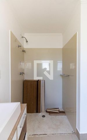 Casa à venda com 600m², 4 quartos e 2 vagas Casa à venda com 600m², 4 quartos e 2 vagasBanheiro da Suíte 3