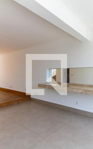 Casa à venda com 600m², 4 quartos e 2 vagas Casa à venda com 600m², 4 quartos e 2 vagasSala de Jantar