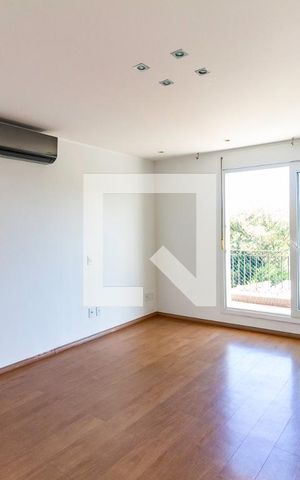Casa à venda com 600m², 4 quartos e 2 vagas Casa à venda com 600m², 4 quartos e 2 vagasSuíte 1