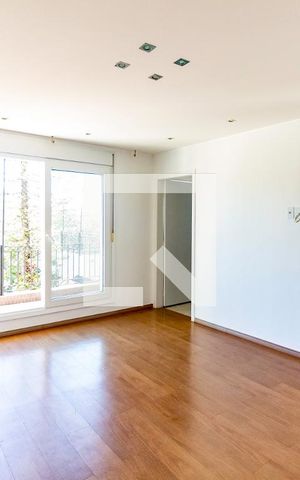 Casa à venda com 600m², 4 quartos e 2 vagas Casa à venda com 600m², 4 quartos e 2 vagasSuíte 1
