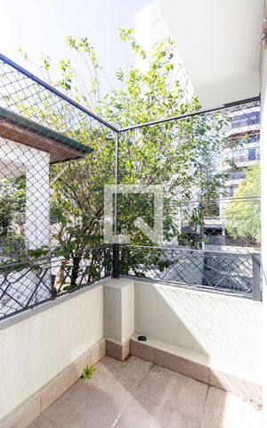 Casa à venda com 600m², 4 quartos e 2 vagas Casa à venda com 600m², 4 quartos e 2 vagasVaranda da Suíte 3