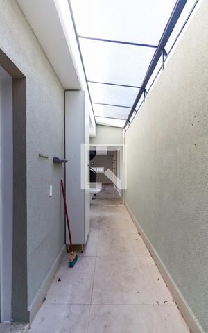 Casa à venda com 600m², 4 quartos e 2 vagas Casa à venda com 600m², 4 quartos e 2 vagasÁrea de Serviço
