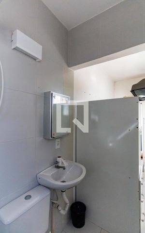 Casa à venda com 600m², 4 quartos e 2 vagas Casa à venda com 600m², 4 quartos e 2 vagasBanheiro de Serviço