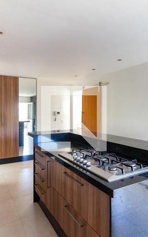 Casa à venda com 600m², 4 quartos e 2 vagas Casa à venda com 600m², 4 quartos e 2 vagasCozinha
