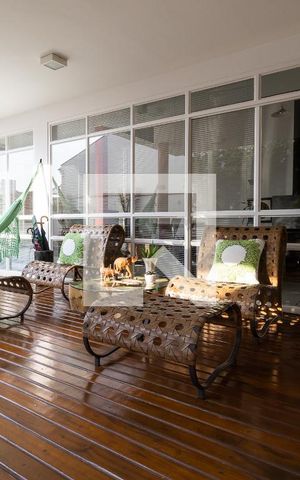 Casa de condomínio à venda com 400m², 3 quartos e 4 vagasvaranda