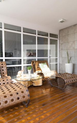 Casa de condomínio à venda com 400m², 3 quartos e 4 vagasvaranda