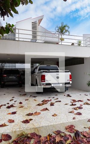 Casa de condomínio à venda com 400m², 3 quartos e 4 vagasFachada