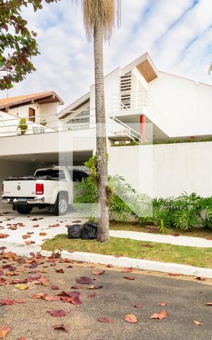 Casa de condomínio à venda com 400m², 3 quartos e 4 vagasFachada
