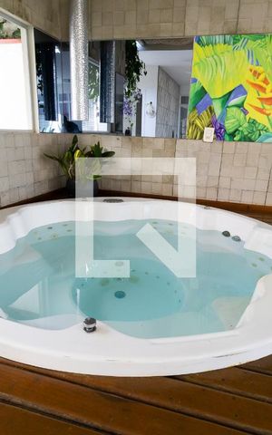 Casa de condomínio à venda com 400m², 3 quartos e 4 vagasSpa