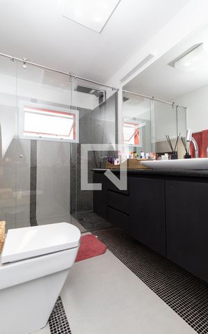 Casa de condomínio à venda com 400m², 3 quartos e 4 vagasBanheiro da Suíte