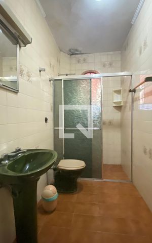 Casa à venda com 300m², 5 quartos e 3 vagasBanheiro da Suíte 2