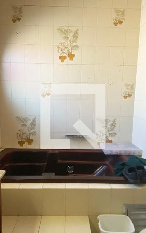 Casa à venda com 300m², 5 quartos e 3 vagasBanheiro Social